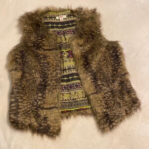 Mossimo Supply faux fur vest. Size 1x